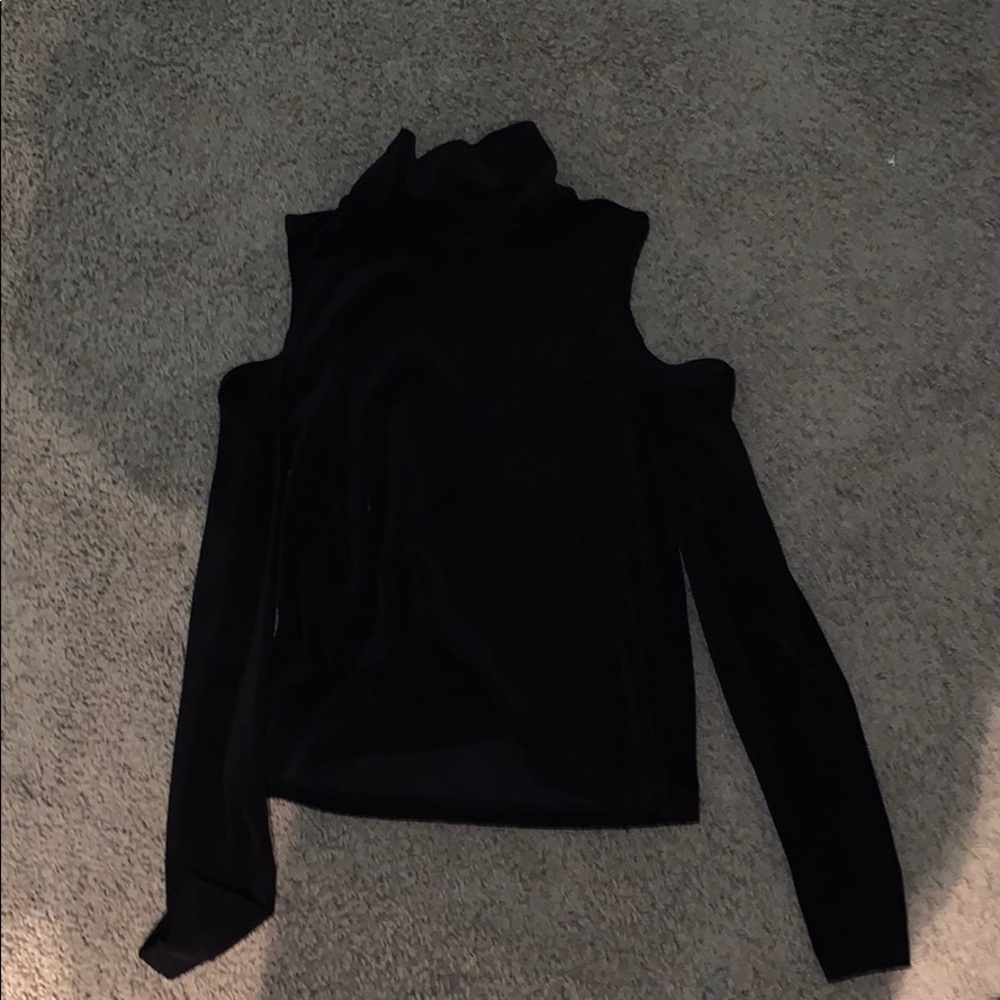 velvet turtle neck cold shoulder top